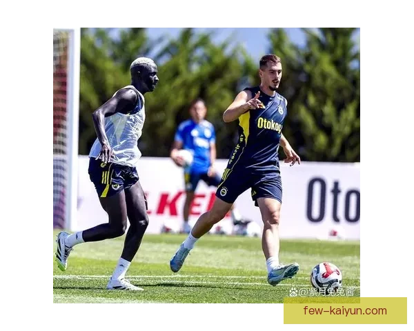 Rodri 在欧冠小组赛中表现稳健，贡献关键助攻提升球队竞争力