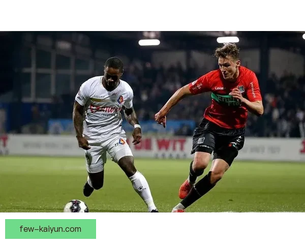 芬兰门将赫拉德茨基在最近比赛中表现稳健，展现出良好的竞技状态