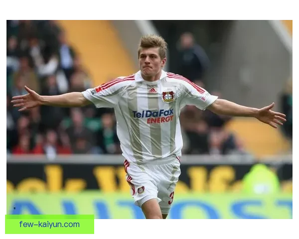 克罗斯本赛季进球数据稳步提升，中场核心作用持续显现